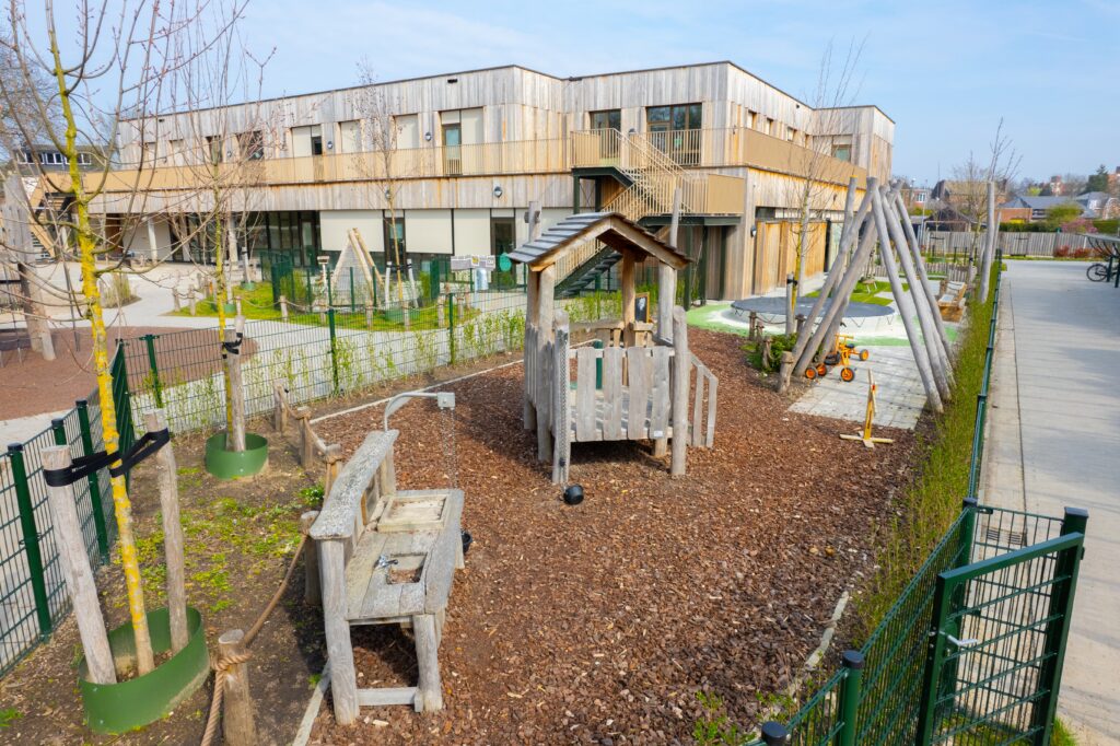 houten speeltuin schoolplein bso kinderopvang basisschool houten schoolplein speelomgeving natuurlijk duuzaam